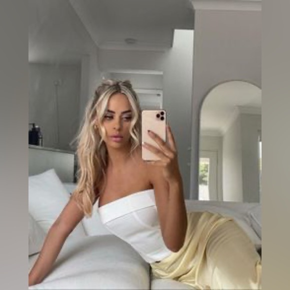 With Jéan Carla Corset Top in White - Picture 8 of 9